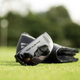 PGM Golf Putter knot-free shaft enhances balance during putting.