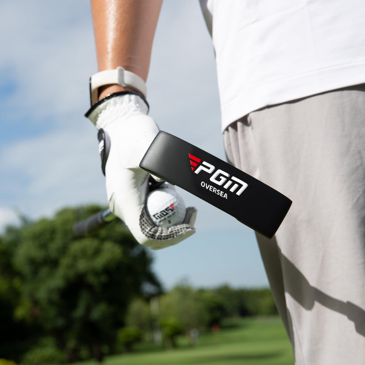 PGM Oversea steel-shaft blade putter delivers solid feel and consistent pace.