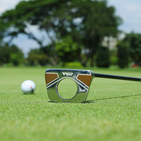 PGM standing putter EVA grip close-up highlights soft feel and vibration absorption