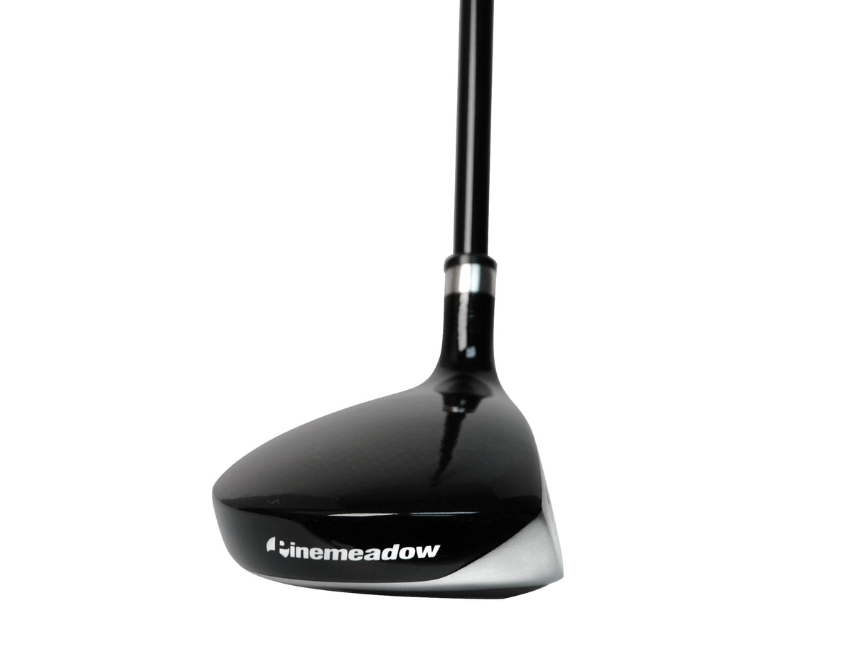 Pinemeadow Yukon 5+ uses graphite shaft for light feel and smooth tempo.