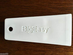 Pizety Big Easy wedge in professional use setting, reliable shim for precise alignment.