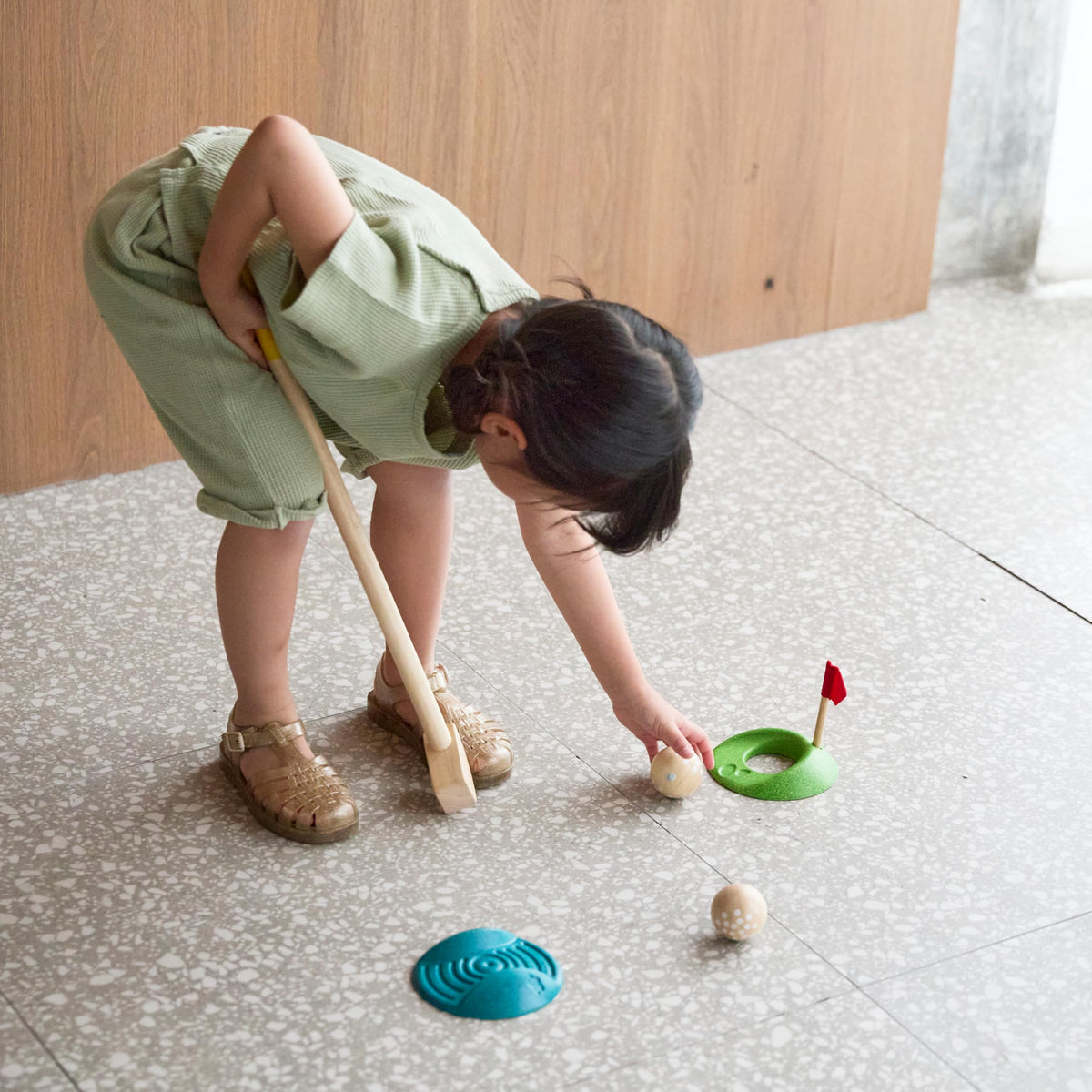 PlanToys Mini Golf Set award-winning design: trusted for learning through play.