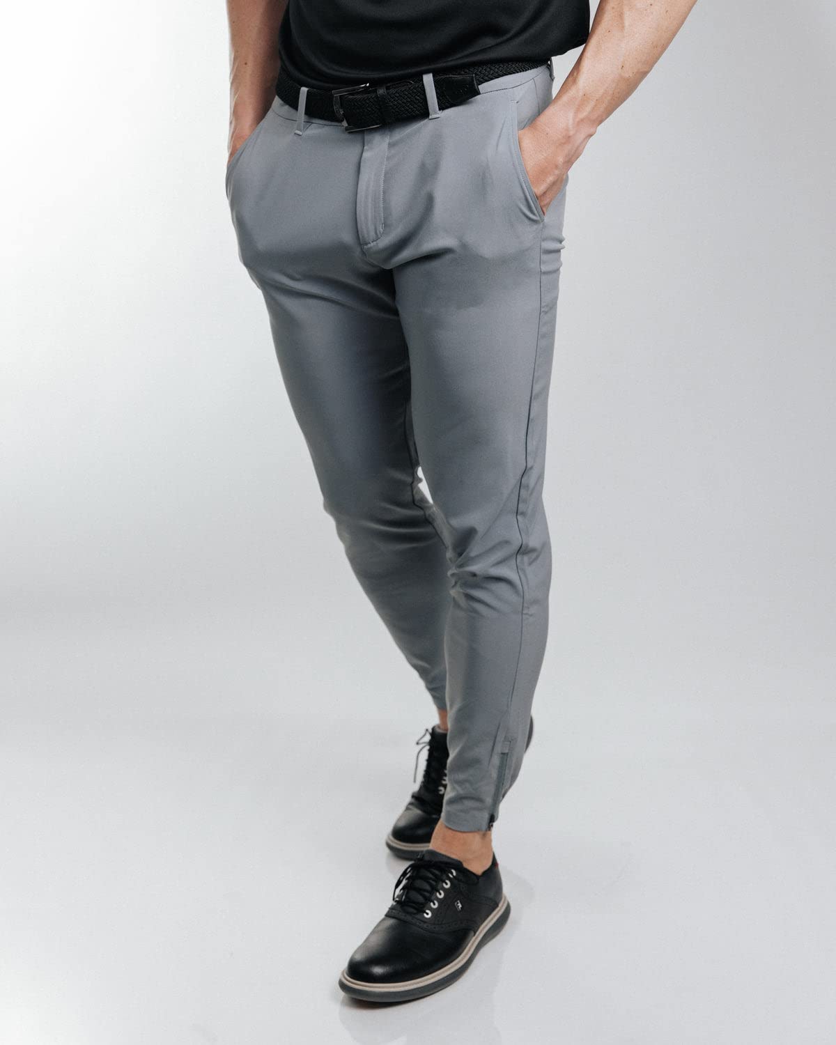 Primo Golf Jogger inner gel waistband helps keep your shirt neatly tucked.
