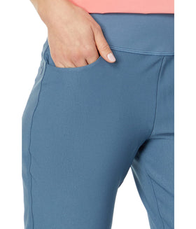 PUMA Golf PWRSHAPE pant Evening Sky on-tee pose, inner short support during swings