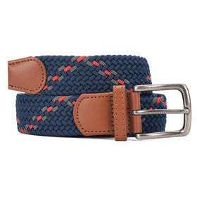 QAZSE elastic golf belt buckle close-up shows metal-reinforced, rust-resistant durability.