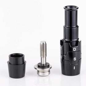 QUEEN3C adapter shown compatible with Callaway Quantum series for quick fitting.