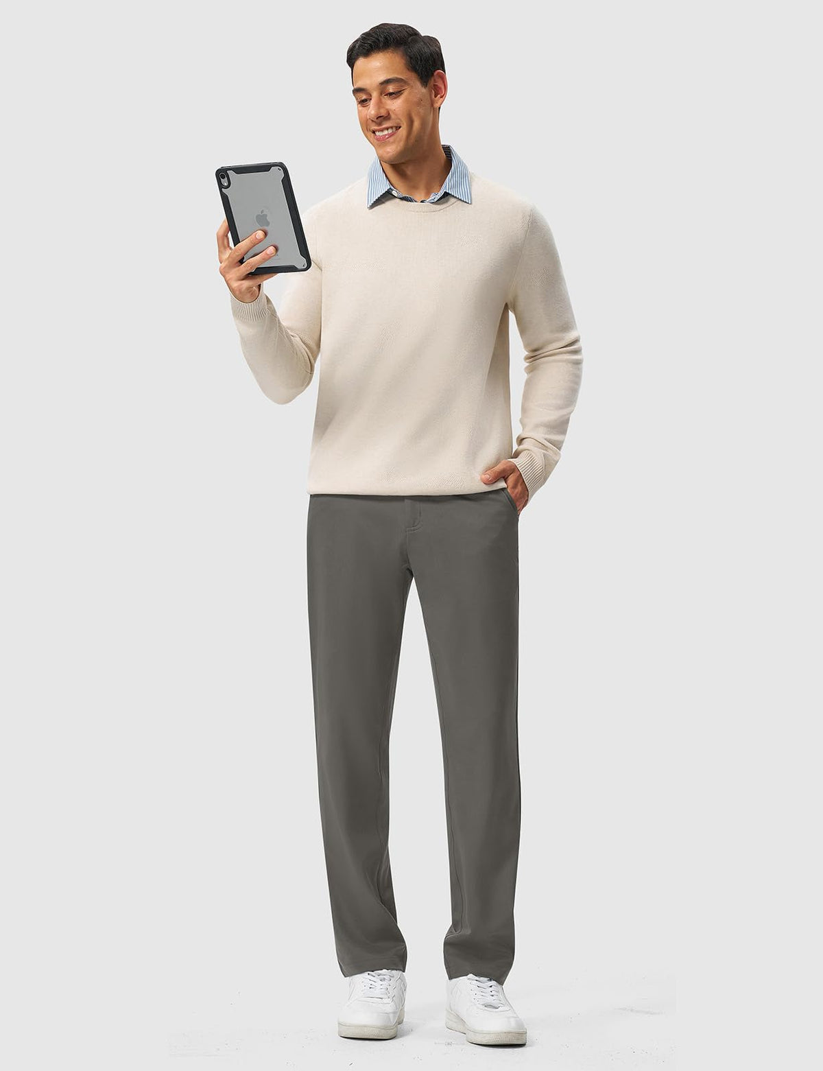 Rdruko golf pants show the 5-pocket layout for essentials.