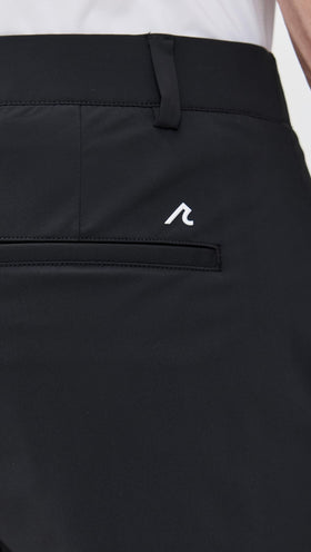 Redvanly Halliday jogger on-course mobility improves swing fluidity.