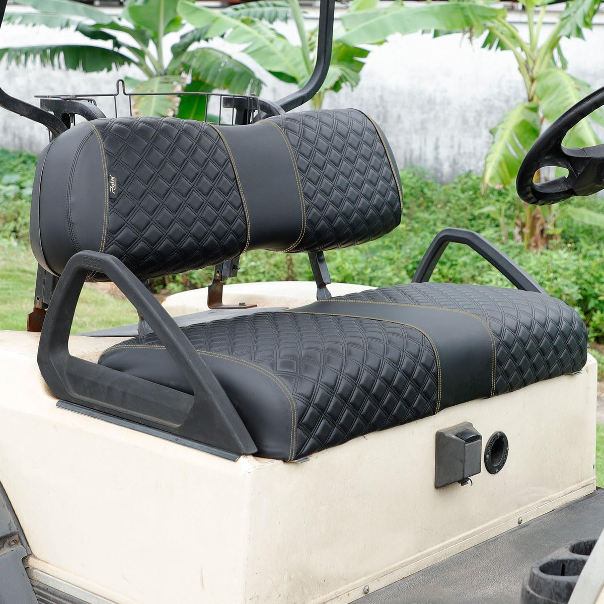 Packaging includes Roykaw seat cover kit, ready to gift.