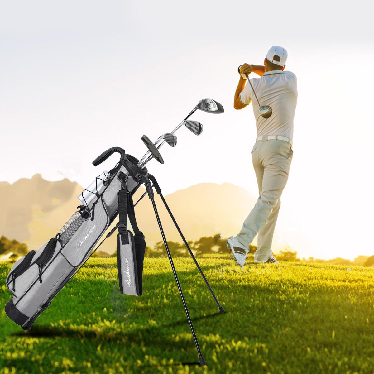 RUTHNISSI compact stand bag fits in car trunk, ideal for driving range