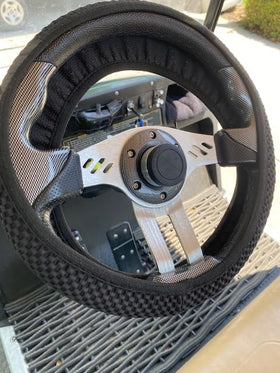 SafeVuu phone upright on wheel ensures clear screen reading during drives.