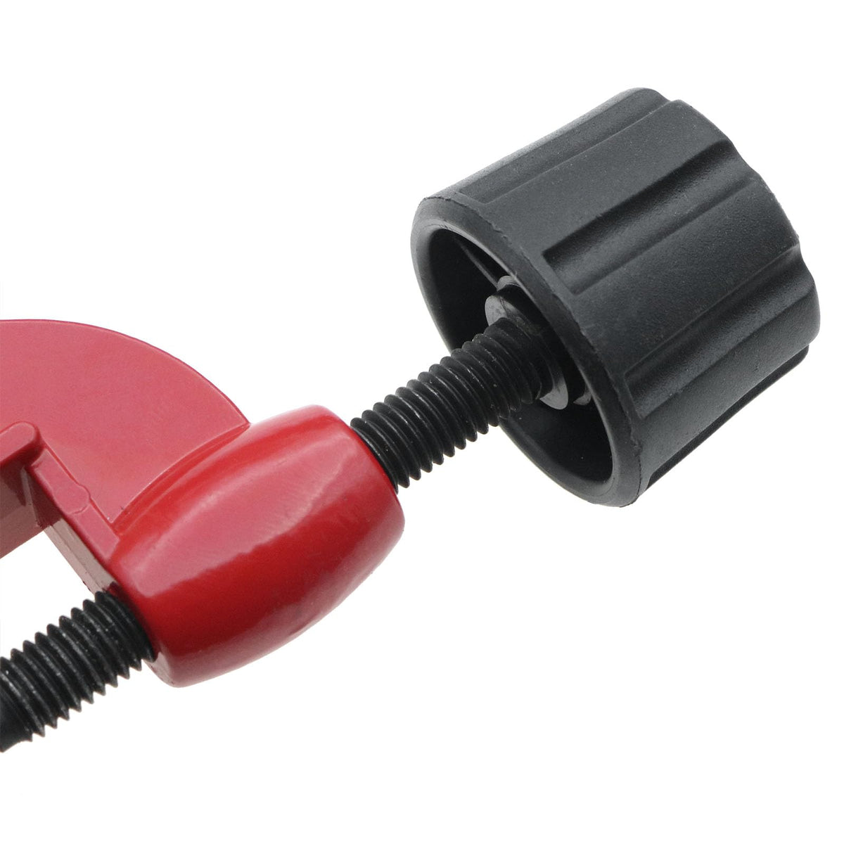 Safycaby golf club shaft cutter rotary cut action enables quick cuts.