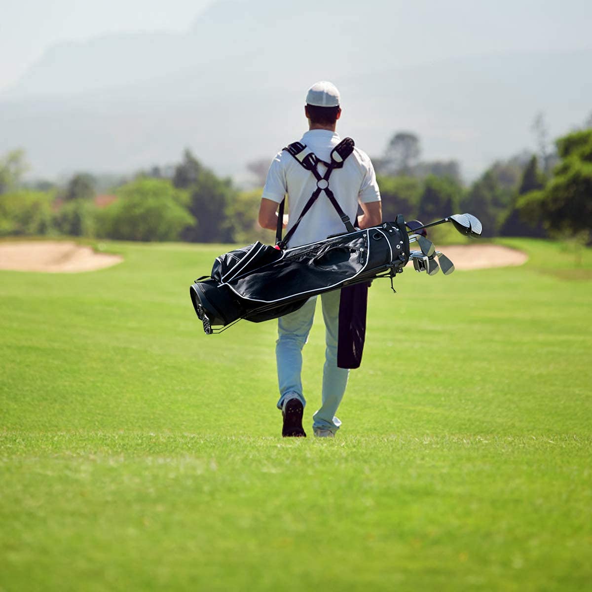 Ergonomic padded adjustable straps on Salches golf stand bag