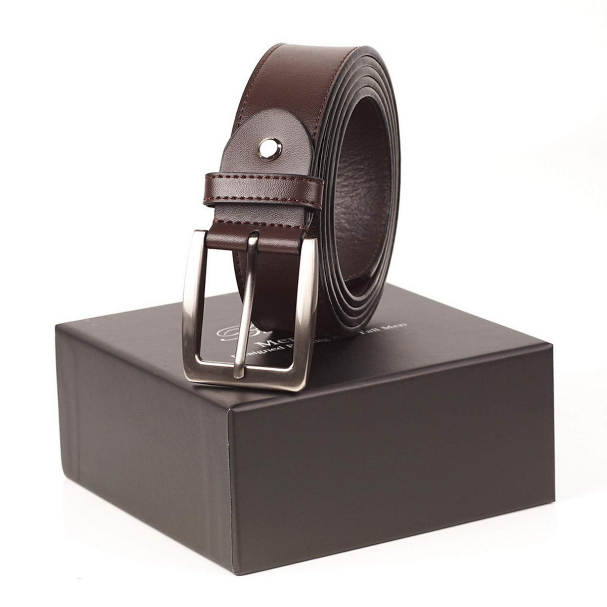 SAMBATA belt microfiber texture closeup highlighting scratch resistance for everyday life.