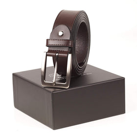 SAMBATA belt microfiber texture closeup highlighting scratch resistance for everyday life.