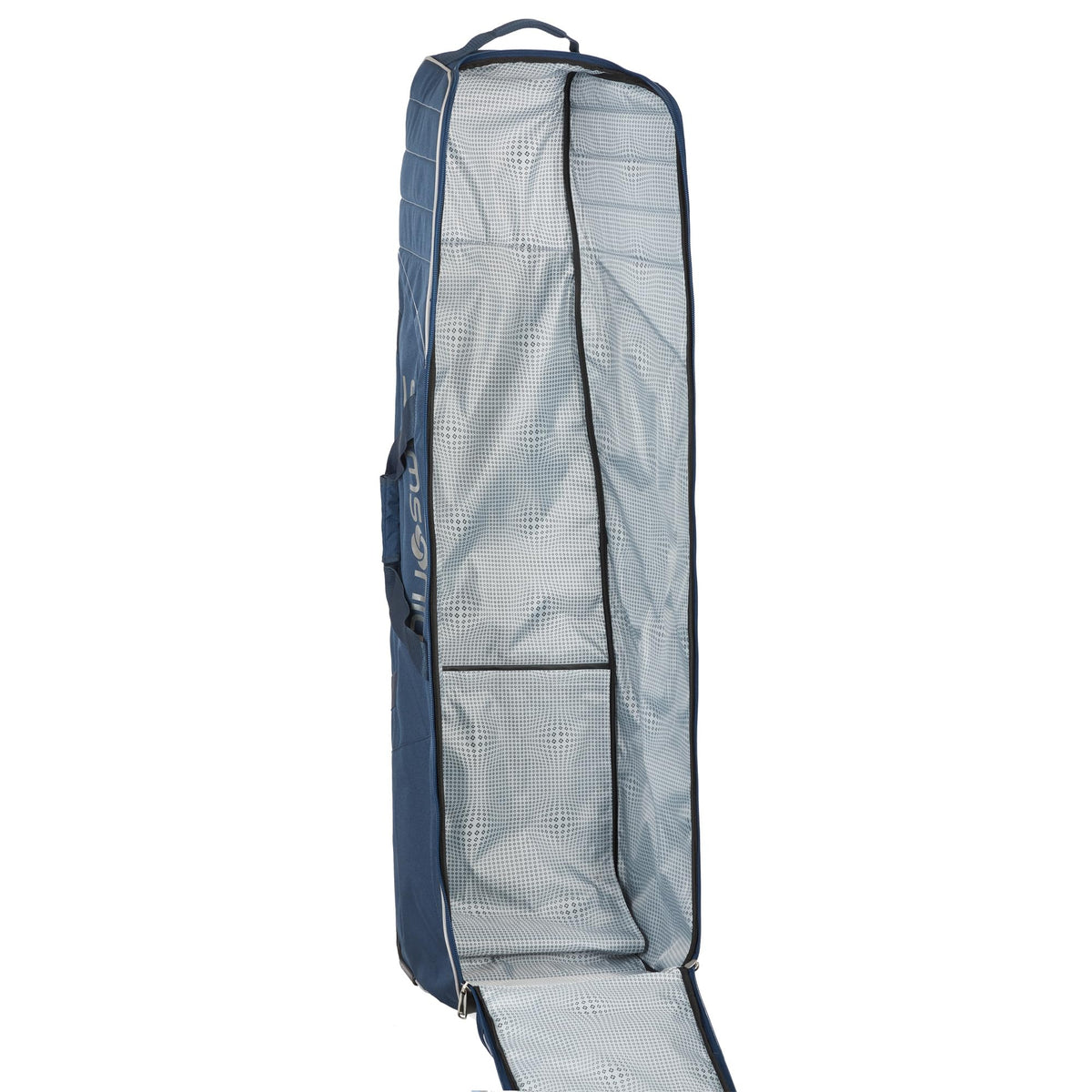 Interior padded quilt with extra foam protects club heads during travel.