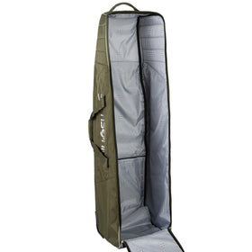 Interior padding in the Samsonite golf travel bag protects clubs during transit