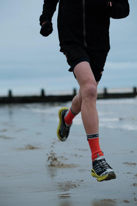 SEALSKINZ Holverstone mid-foot grip detail ensures secure fit during activity.