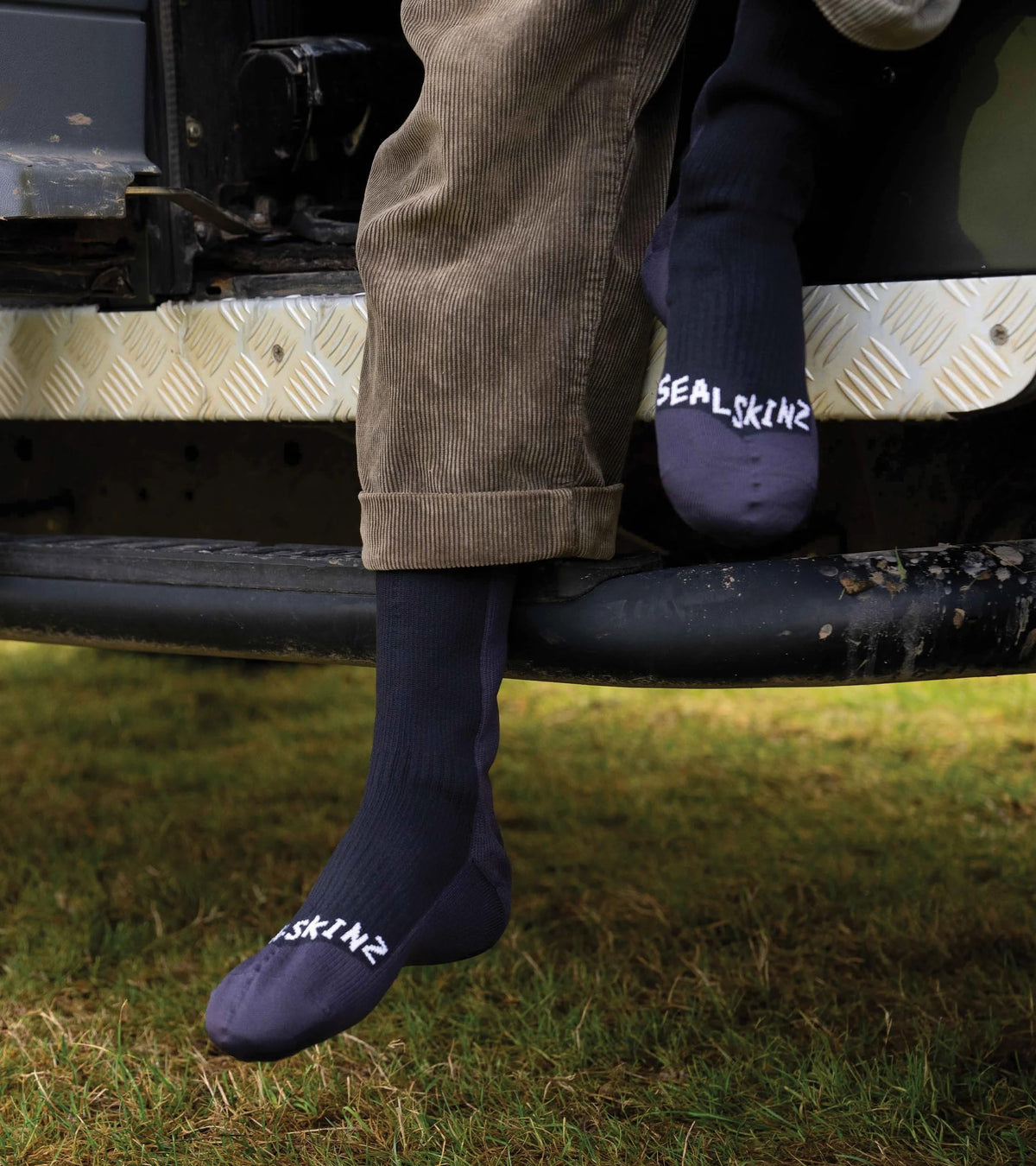 SEALSKINZ Starston Aquaselaz membrane mid-section provides waterproof protection