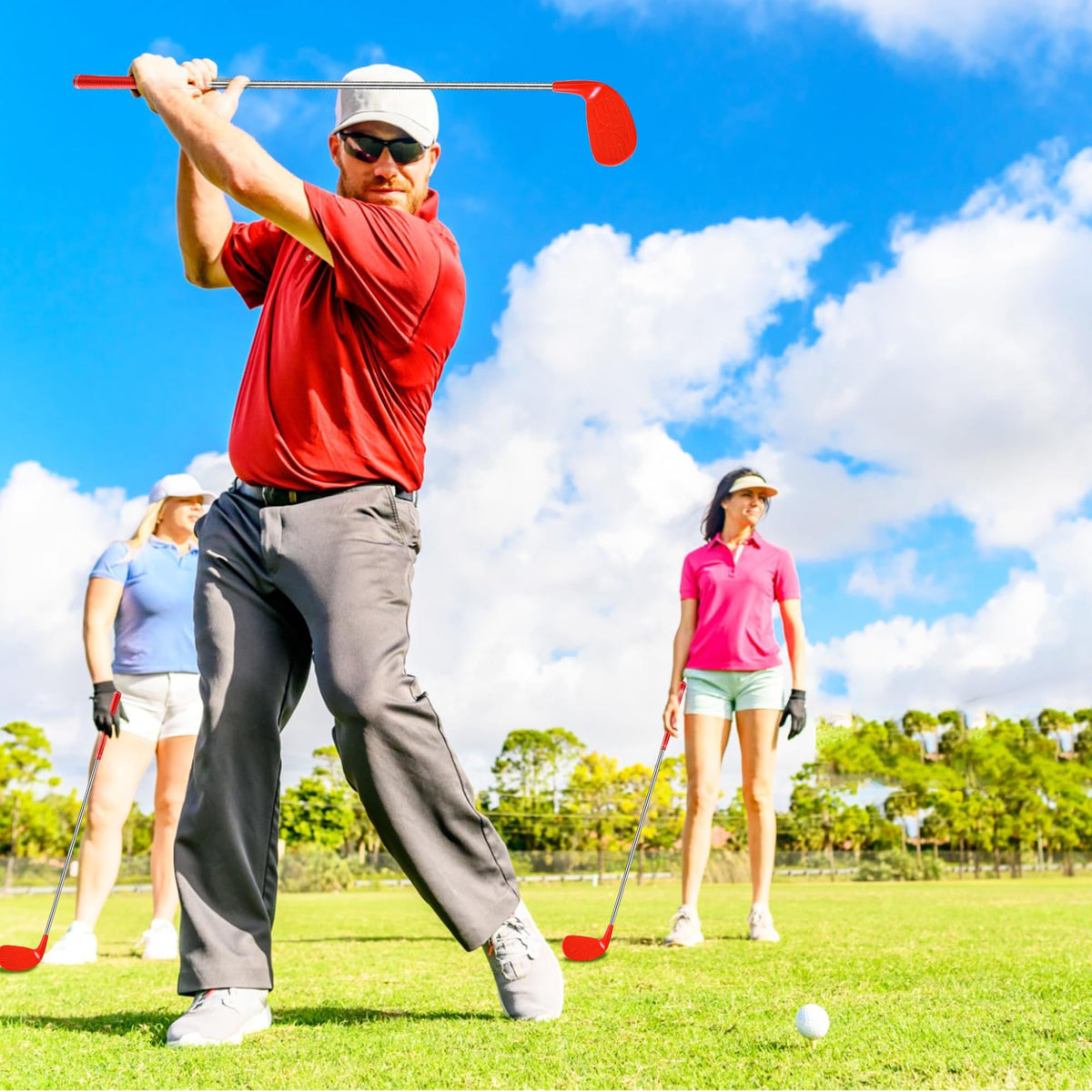 Sel Natural right-handed kids set designed for ages 3 to 8 for beginner golfers.