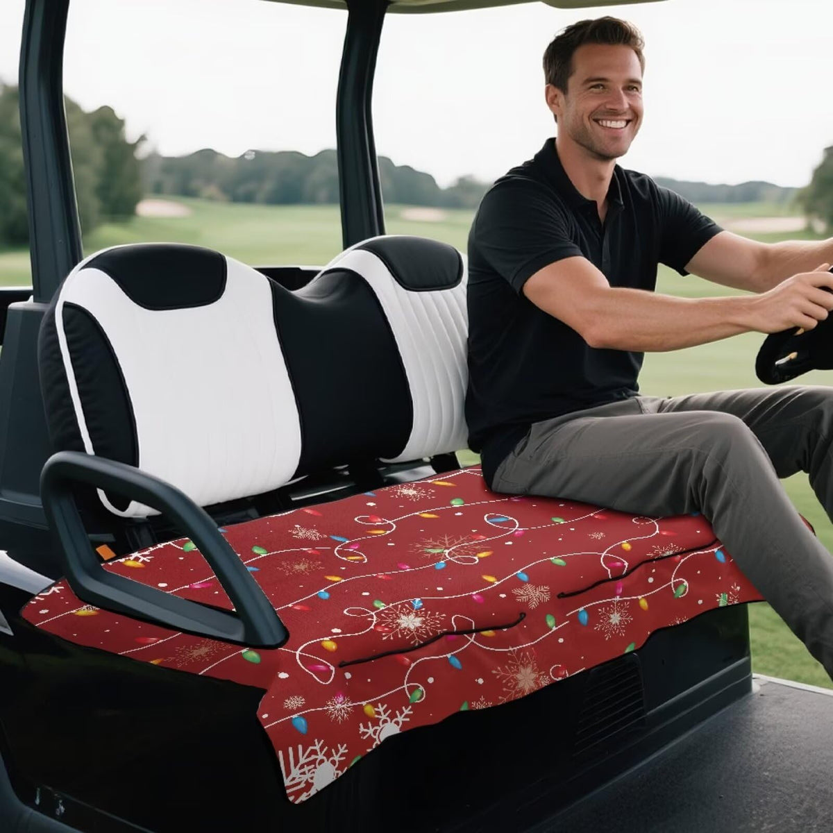 Semiouray easy-to-install seat cover with elastic edge.