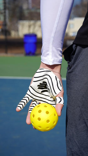 Medium-size Shadowz Grips suitable for most women and teens.