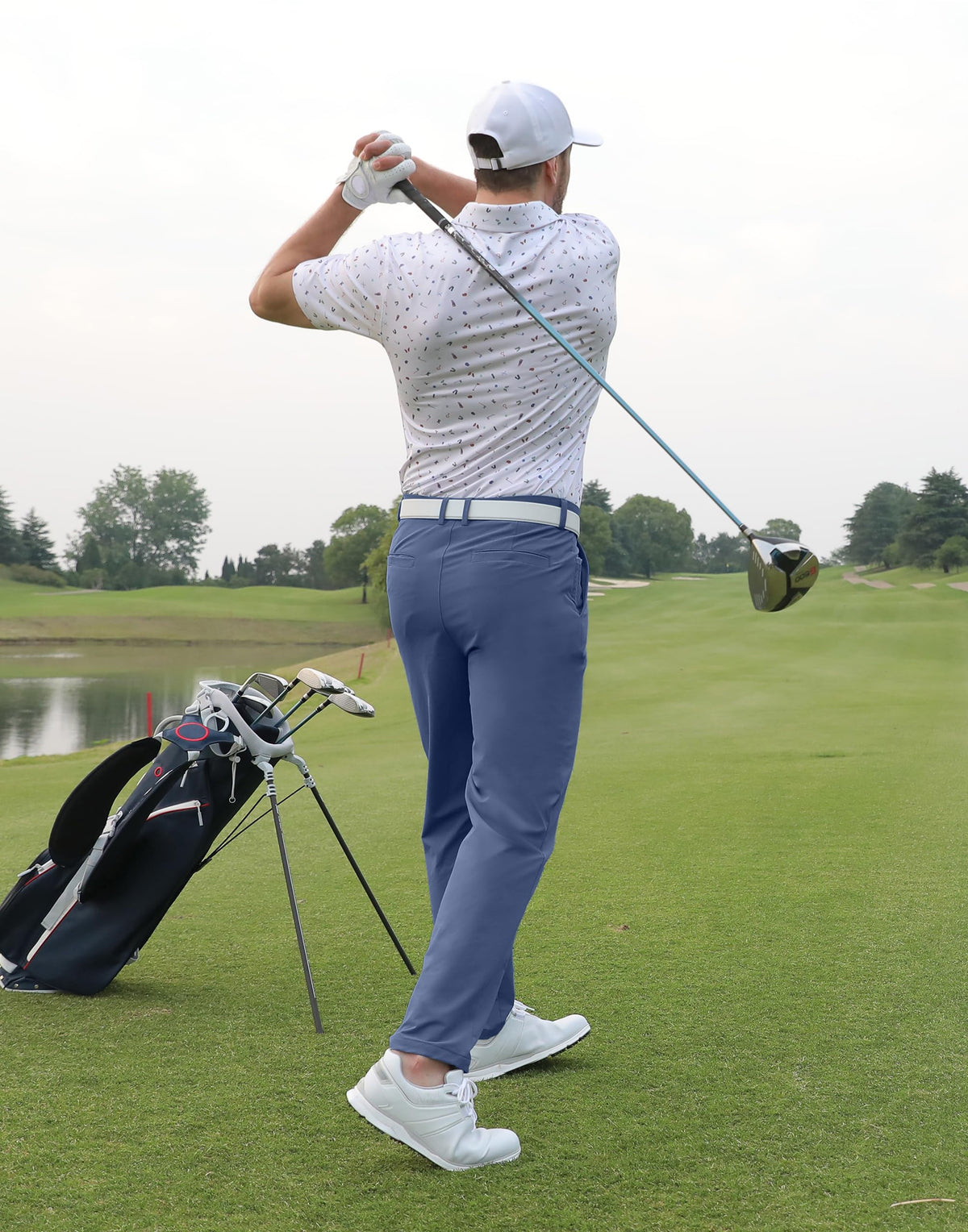 Shallowlulu six-pocket layout for convenient golf storage