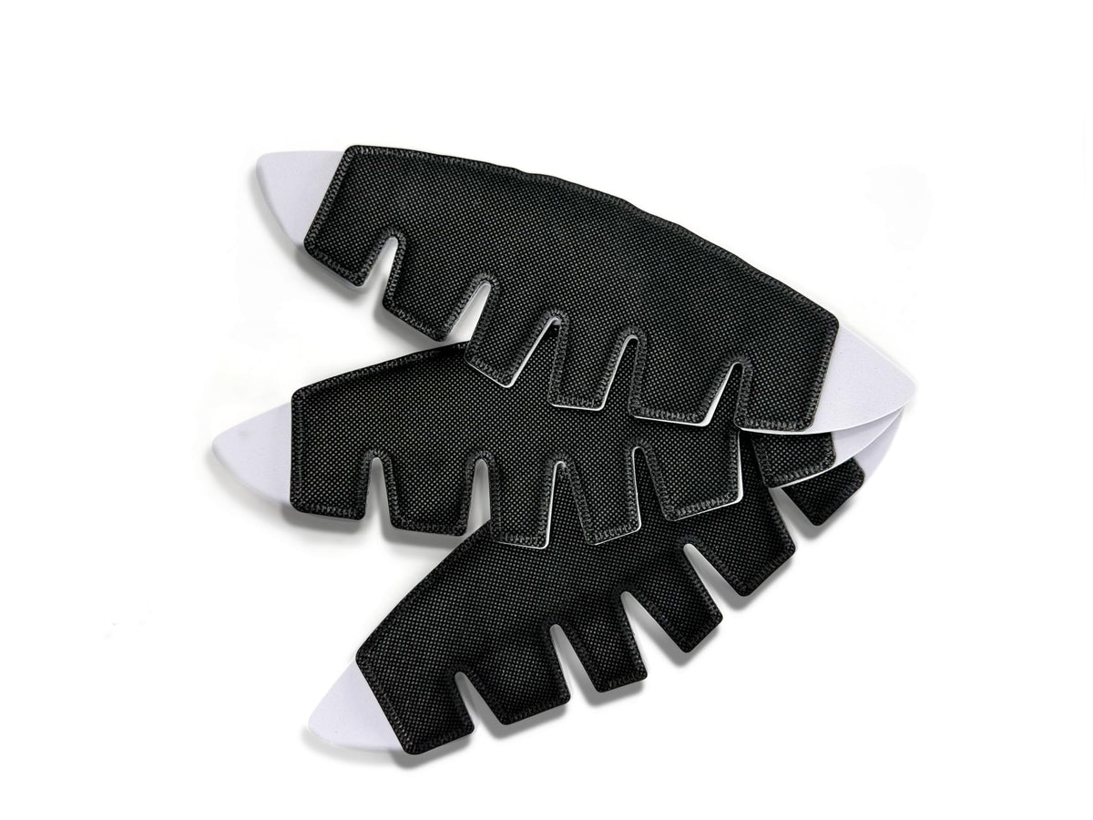 Storage bag keeps liners dry between uses.