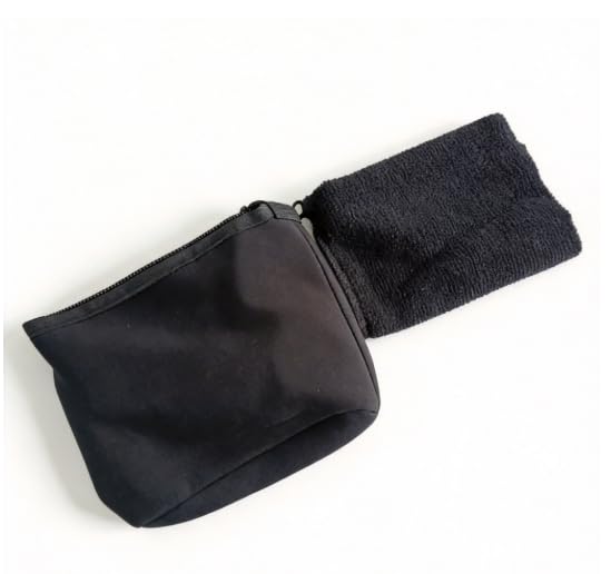 SILAIDESI golf club cleaning bag in black keeps cleaning tools organized for on-course maintenance
