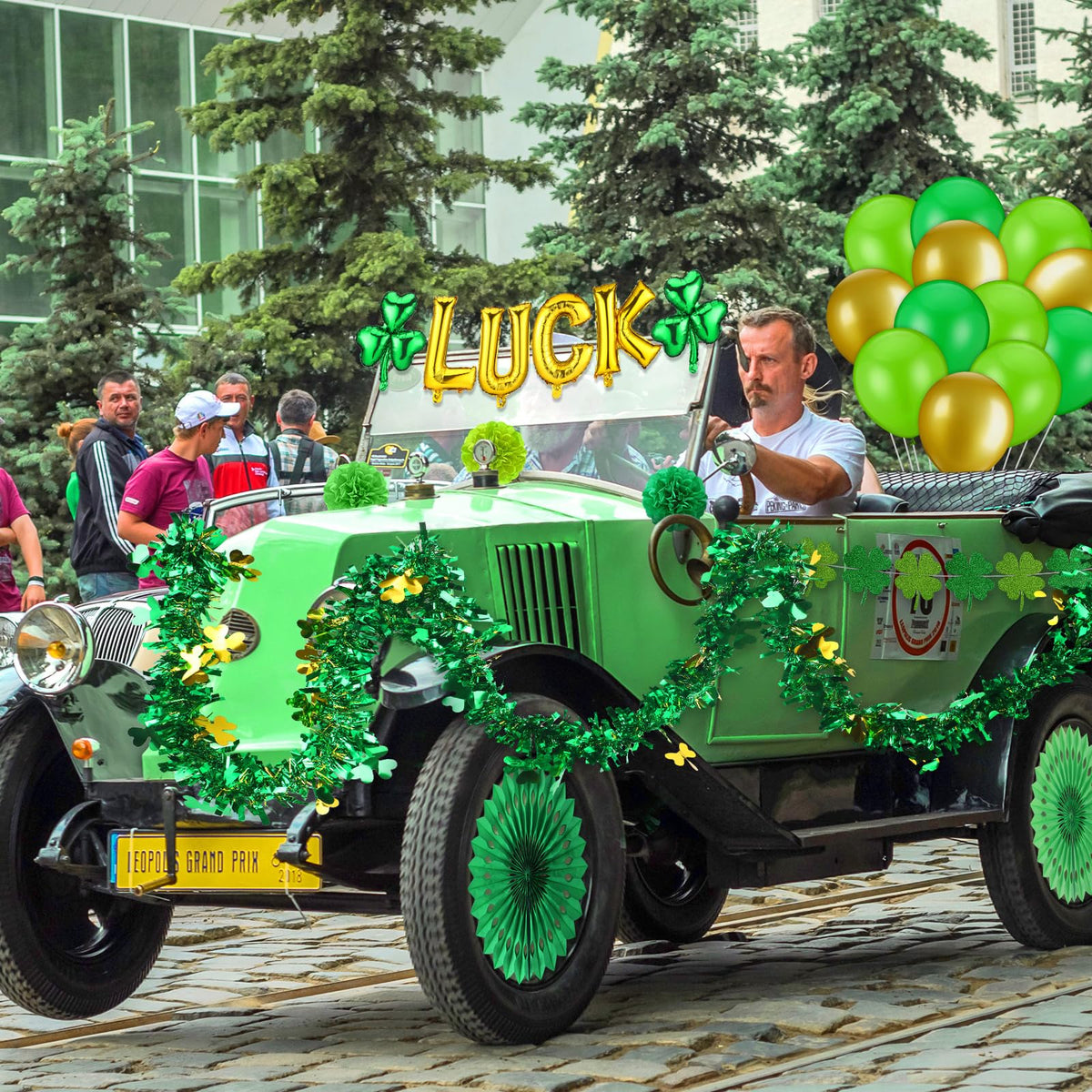 Sonwyoung green tassels drape along the cart for a lush look