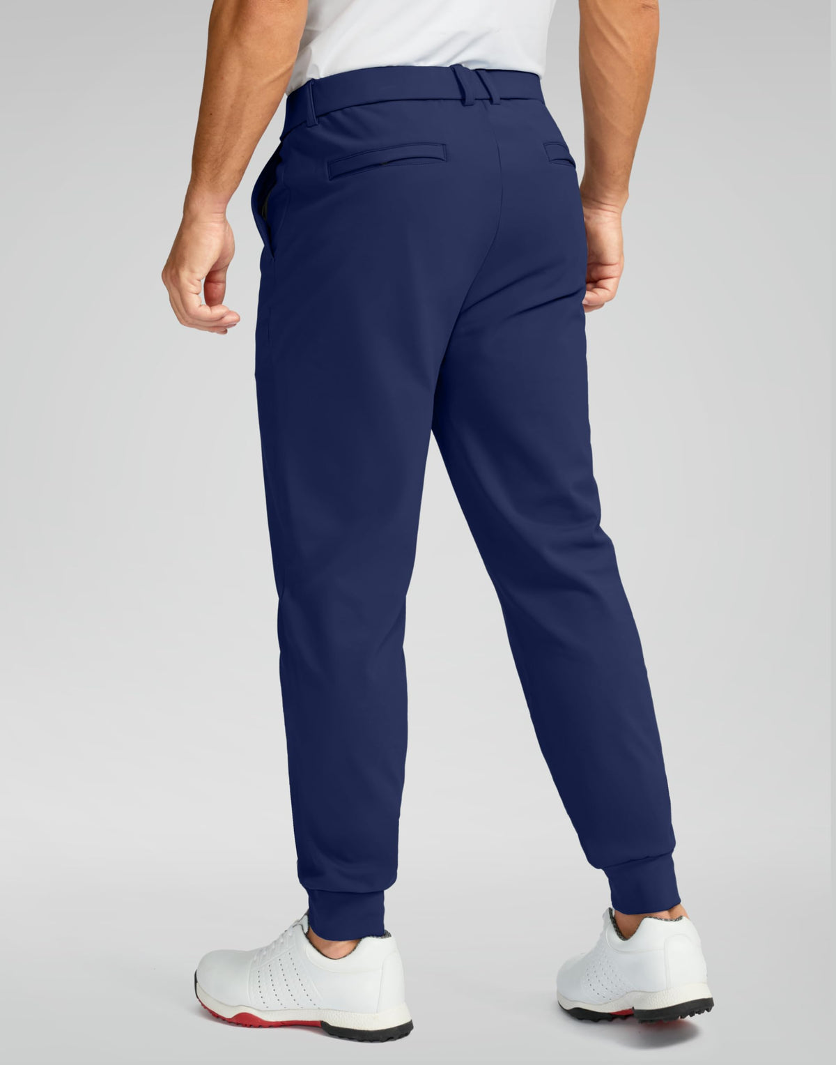 Soothfeel four-pocket golf pants with back snaps keep valuables secure.