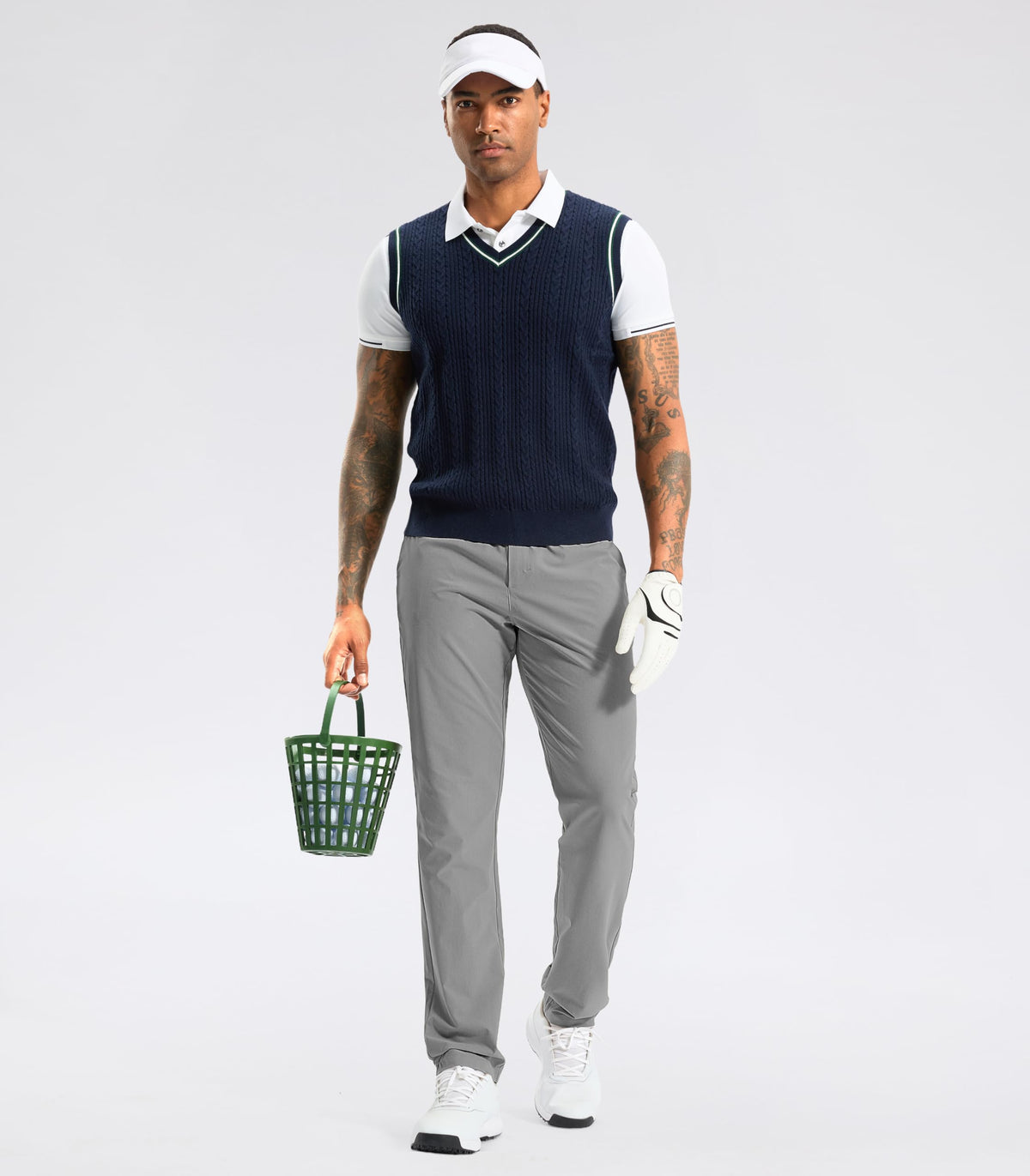 Soothfeel men's golf pants feature four pockets for secure essentials.