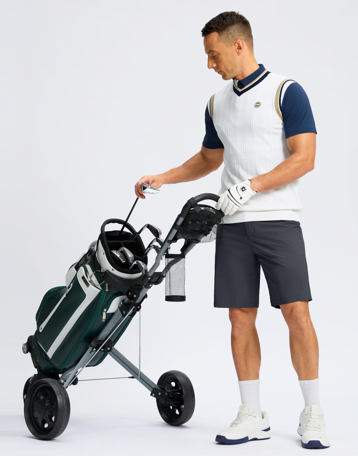 Soothfeel men's golf shorts back pocket detail, secure storage for tees