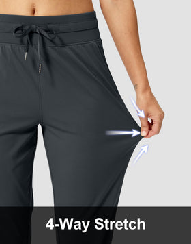 Soothfeel 4-pocket design keeps essentials within reach during activities.