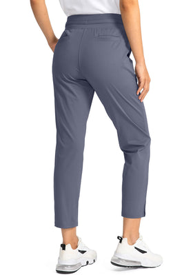 Soothfeel pants show back pockets design, ideal for travel storage.