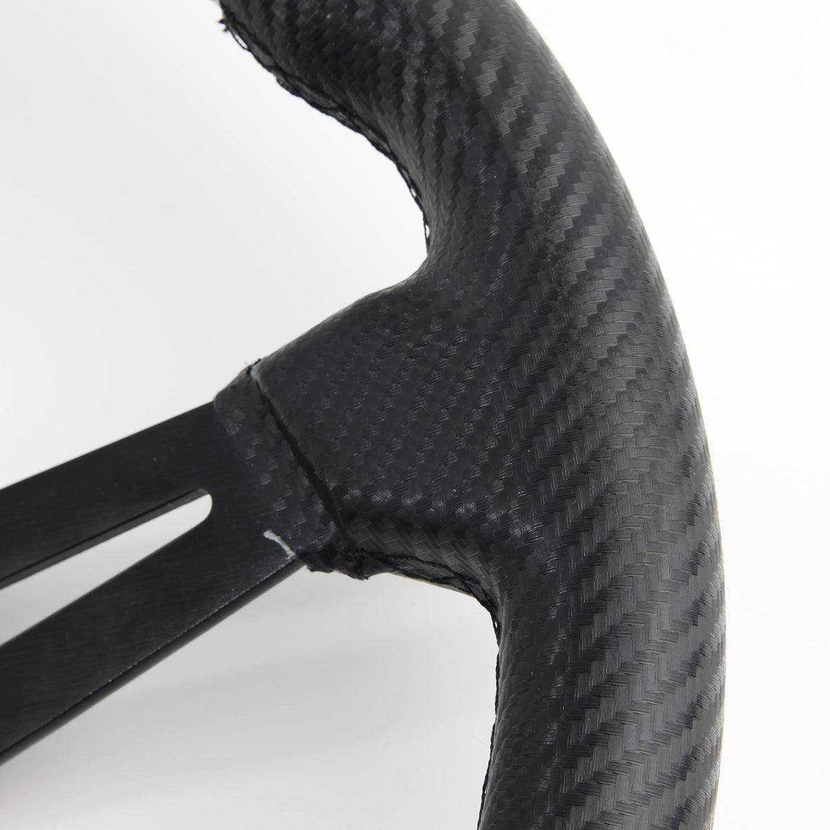 Spaorcco deep-dish design increases leg space for comfortable longer drives