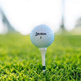 Srixon Q-STAR TOUR 5 durable construction maintains performance round after round.