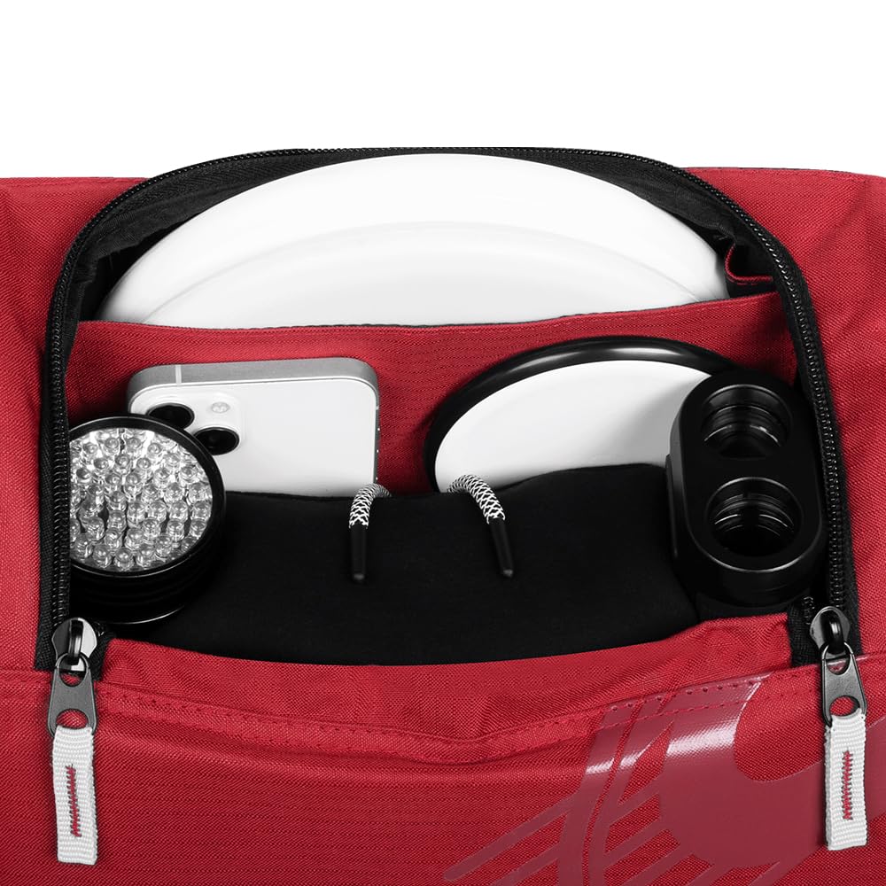 Padded shoulder straps of Voyager Lite reduce fatigue on long days