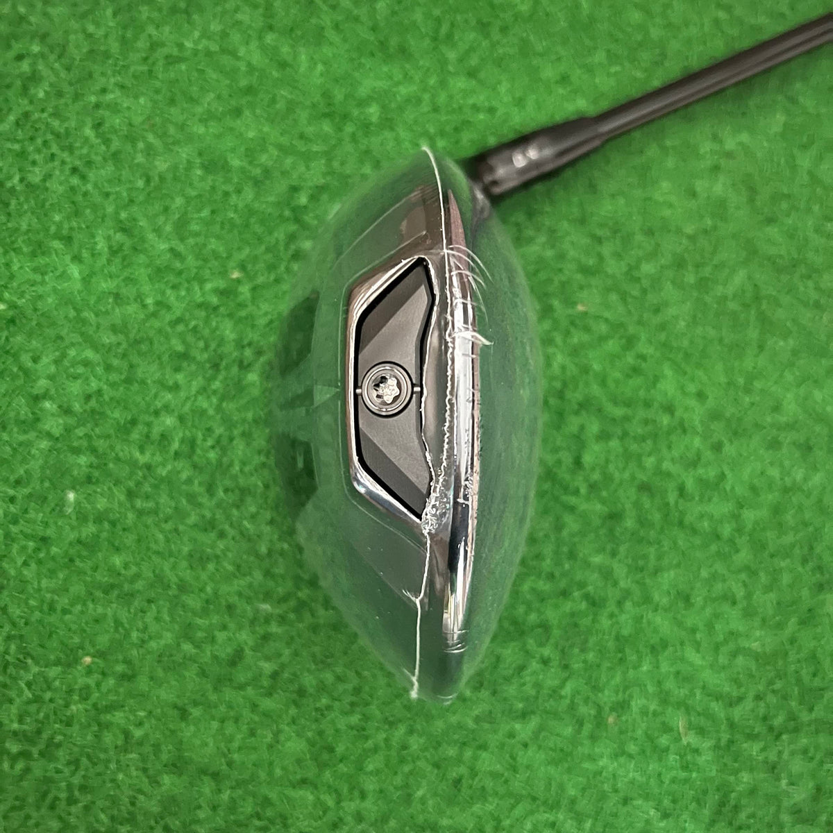 Installation demo showing SummerHouse weight in a Titleist head.