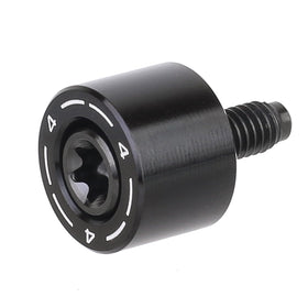 SummerHouse qi4d driver sole weight screw-in demonstrates secure fit.