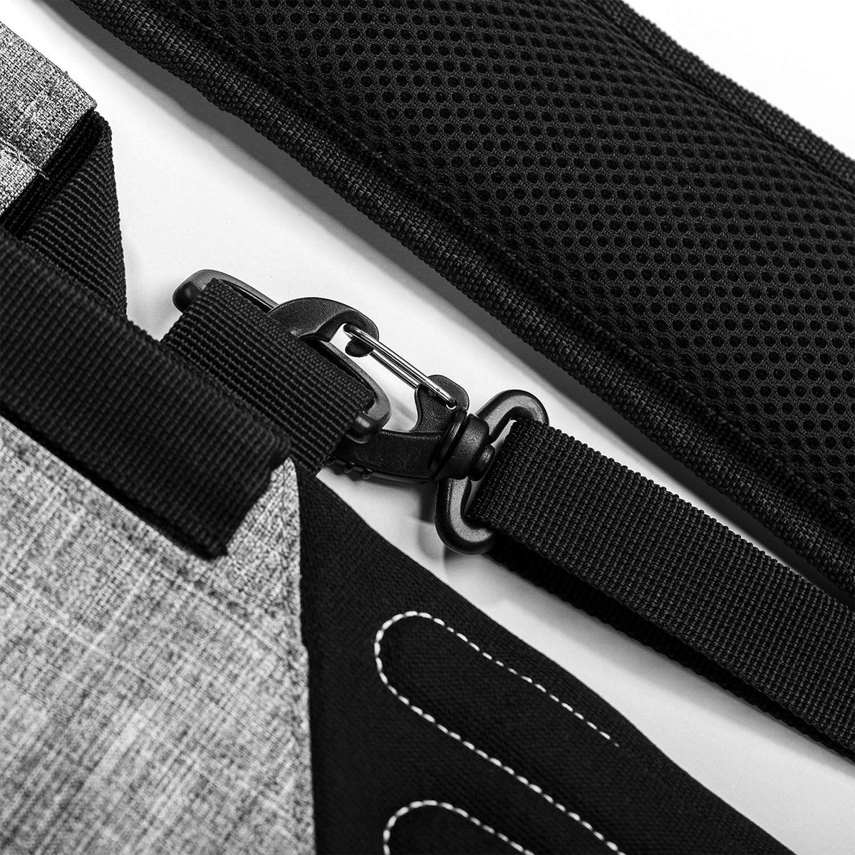Sunday Golf 36-inch bag padded-strap demonstrates comfortable carrying during practice.