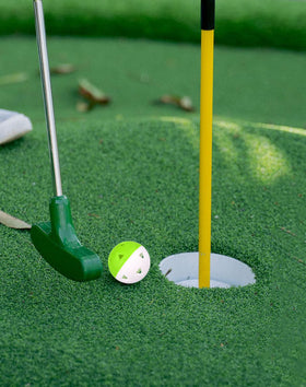 Tarutaru driving-range training ball built for frequent, reliable practice sessions.
