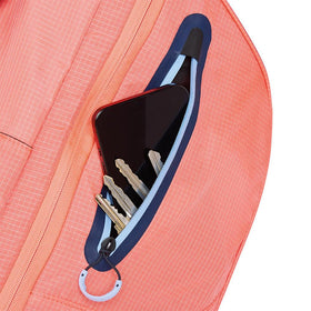 TaylorMade FlexTech Superlite Stand Bag coral navy shoulder strap in use