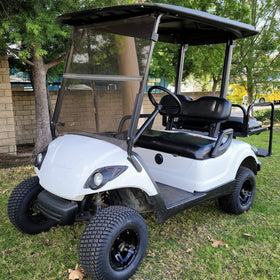 Weather-ready windshield withstands changing conditions on the golf course.
