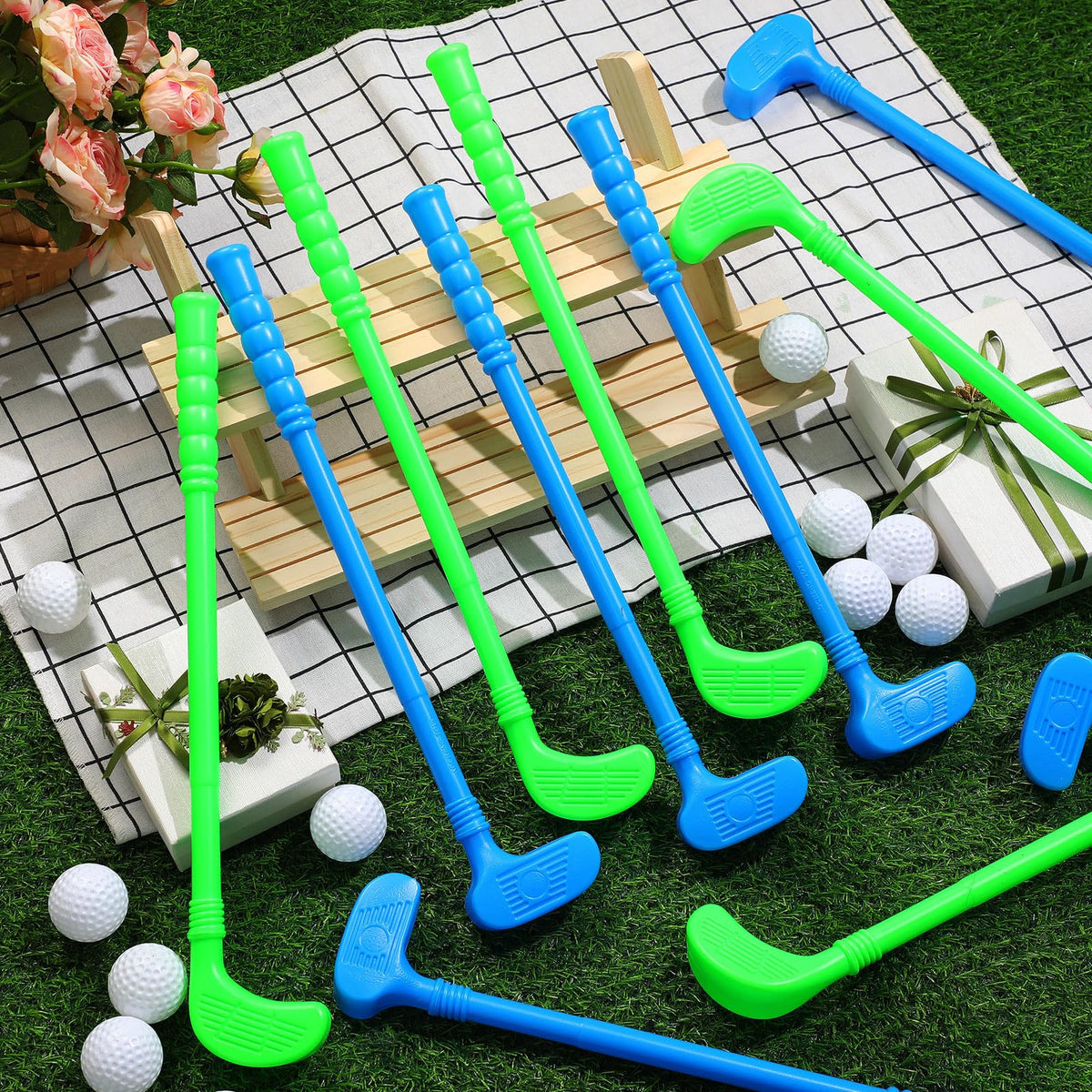 Teyva Daily green mini golf clubs 45 cm to boost motor skills
