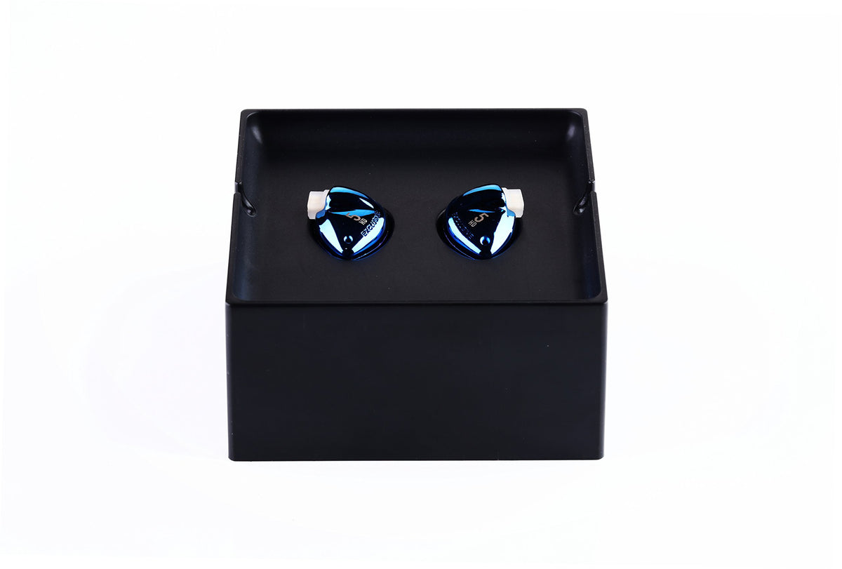 THE FRAGRANT ZITHER TFZ Exclusive 5 001 Blue packaging-box shows premium presentation.