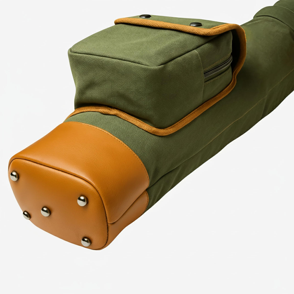 Thorza Sunday Golf Bag on driving range demonstrates portable, lightweight design for quick rounds
