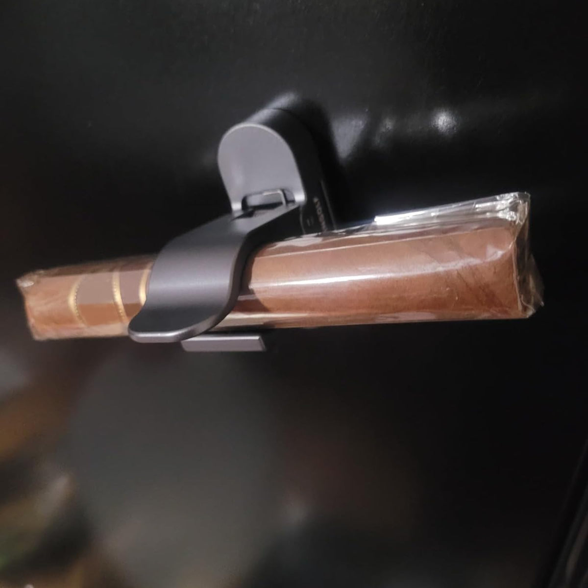 TOPFROP golf-cart-strap-holder keeps your ciggy accessible during round play.