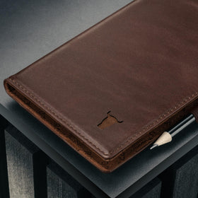 TORRO interior microfibre lining protects scorecards during play.