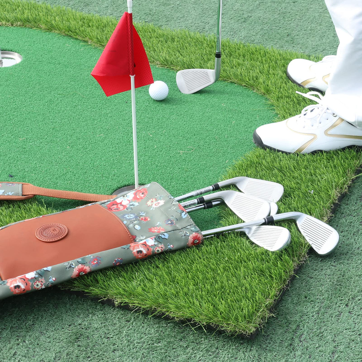 Tourbn Tourbon bag makes a practical gift for golfers